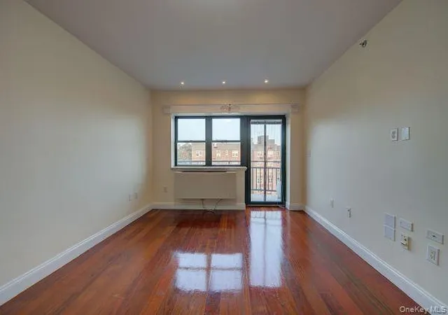 5th image of 143-41 84Th Dr, New York, NY 11435