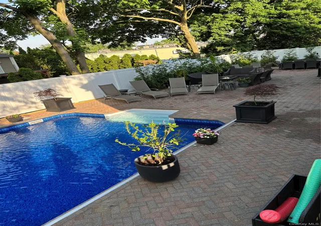 42nd image of 2043 Ripley, Hempstead, NY 11566 | MLS# 956874