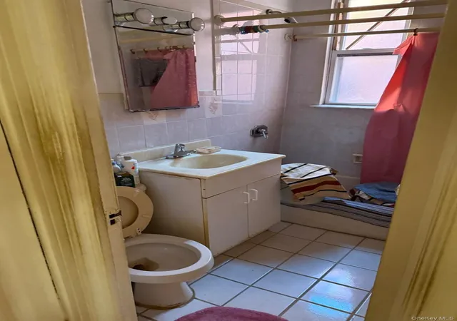 Photo 4 of Sale Pending at 1972 Ellis Ave, Bronx, NY 10472 | MLS# 956897 | Listing updated on 2026-07-15