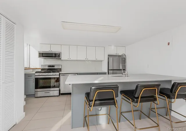 Photo 2 of Sale Pending at 305 E 108th Street #4B, New York, NY 10029 | MLS# 956899 | Listing updated on 2026-03-17