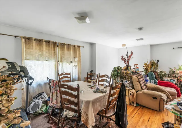 5th image of 106 Summit Dr, Smithtown, NY 11787 | MLS# 956909