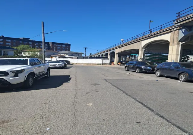 8th image of 2261 Loretta Rd, Far Rockaway, NY 11691 | MLS# 957080