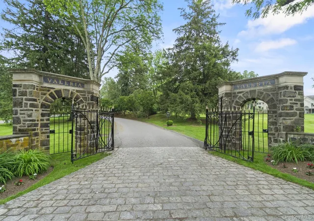 Photo 1 of Condo for sale at 341 Furnace Dock Rd #11, Cortlandt Manor, NY 10567 | MLS# 957112 | Listing updated on 2026-09-16