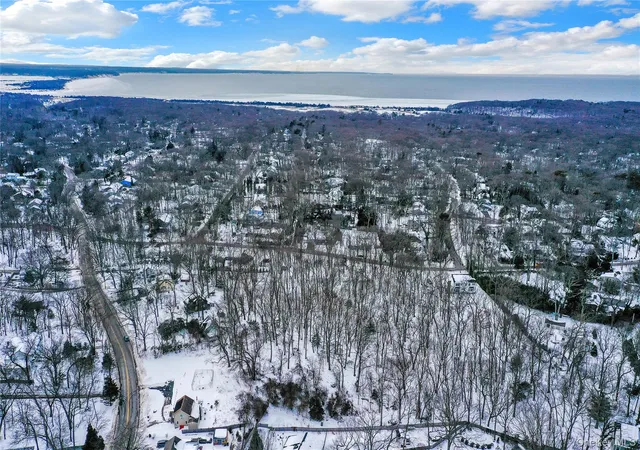 24th image of 37 Christian Ave, Setauket, NY 11733 | MLS# 957144