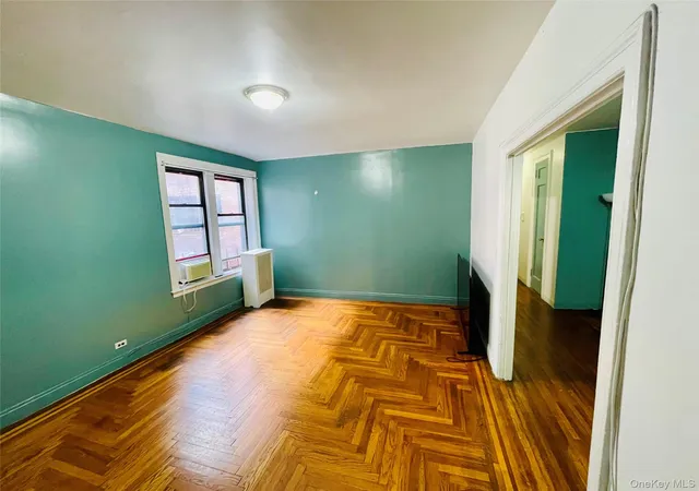 Photo 3 of Sale Pending at 2199 Holland Ave #3E, Bronx, NY 10462 | MLS# 957483 | Listing updated on 2026-09-19