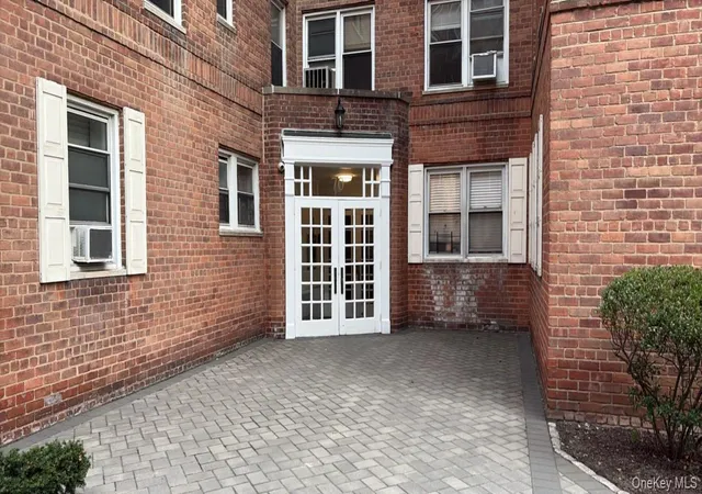 Homes for sale in New Rochelle, NY | 70 Locust Ave #B114, New Rochelle, NY 10801 | MLS# 957530