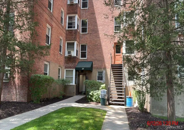 Homes for sale in New Rochelle, NY | 70 Locust Ave #B114, New Rochelle, NY 10801 | MLS# 957530