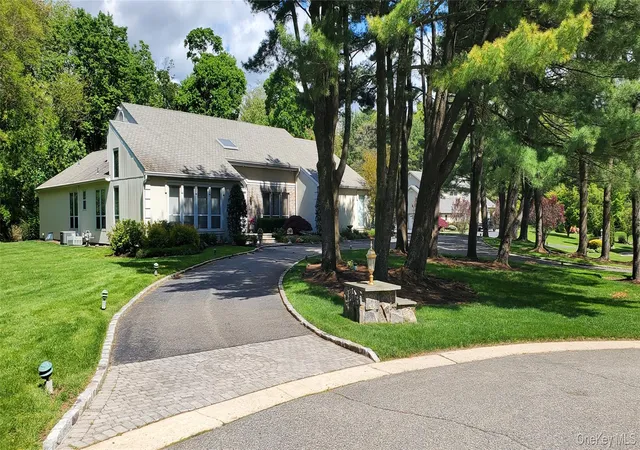 1st image of 7 Albertson Ln, Old Westbury, NY 11568 | MLS# 957607