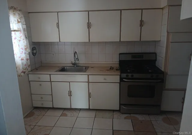 Photo 4 of Sale Pending at 255-29 149th Road, Rosedale, NY 11422 | MLS# 957696 | Listing updated on 2026-10-08