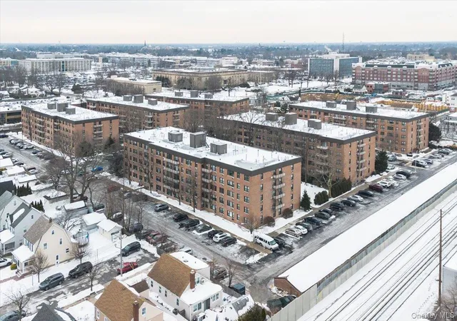 1st image of 6 Birchwood Ct #5B, Mineola, NY 11501 | MLS# 957714