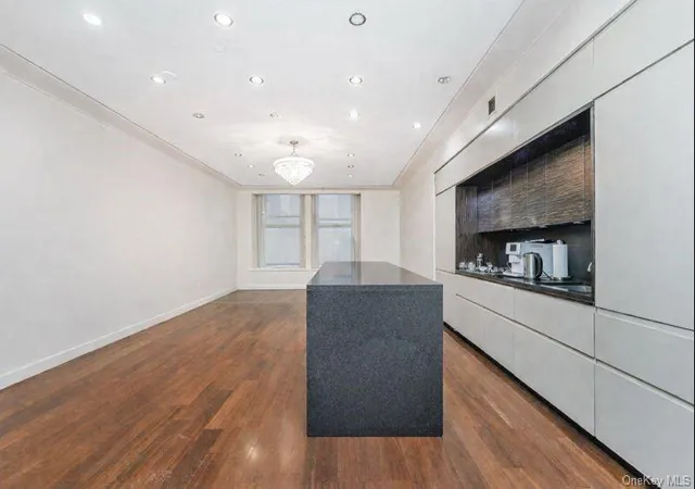 Photo 5 of Condo for sale at 55 Wall St #530, New York, NY 10005 | MLS# 957764 | Listing updated on 2026-06-07