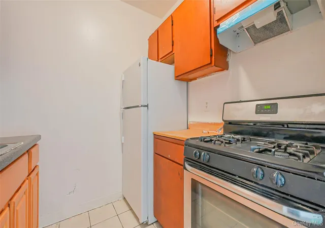 Photo 4 of House for sale at 381 E 152nd Street, Bronx, NY 10455 | MLS# 957818 | Listing updated on 2026-02-21