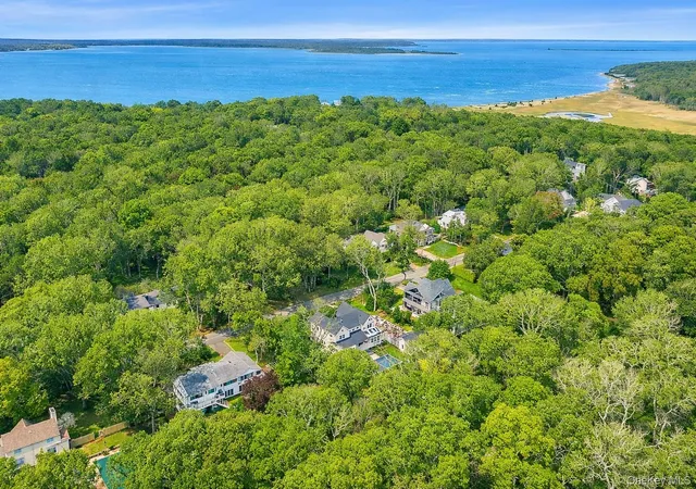 5th image of 12 Lincoln St, Sag Harbor, NY 11963 | MLS# 957880