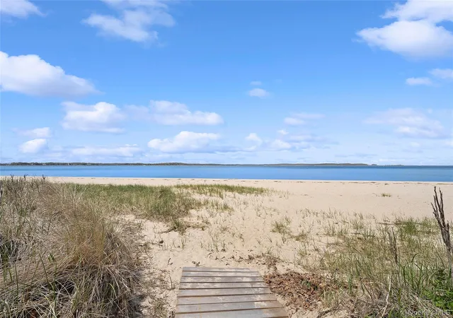 39th image of 12 Lincoln St, Sag Harbor, NY 11963 | MLS# 957880