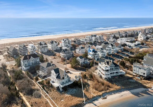 Photo 18 of Single family home for sale at 8 Dune Ln, Westhampton Beach, NY 11978 | MLS# 957886 | Listing updated on 2026-10-04