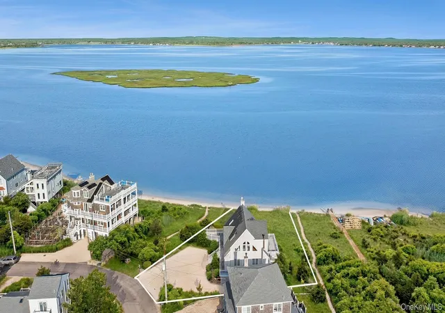 Photo 2 of Single family home for sale at 8 Dune Ln, Westhampton Beach, NY 11978 | MLS# 957886 | Listing updated on 2026-10-04