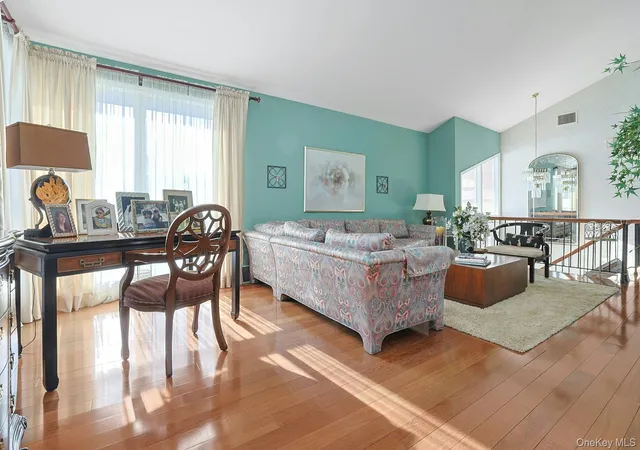 Photo 5 of Single family home for sale at 7 Lorenz Dr, Valhalla, NY 10595 | MLS# 958018 | Listing updated on 2026-07-26