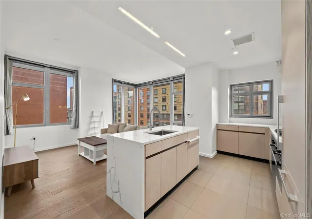 4th image of 13327 39Th Ave, New York, NY 11354