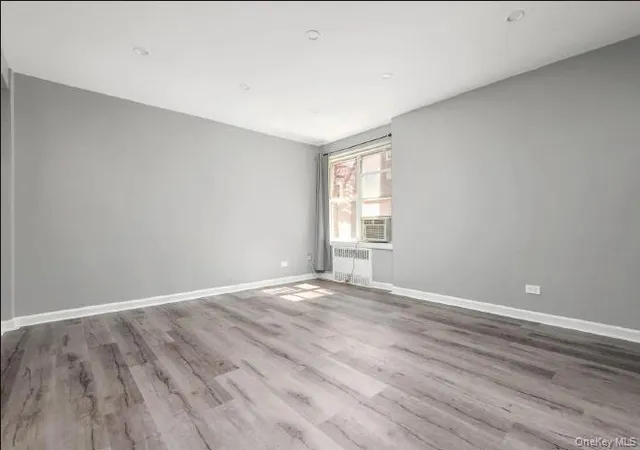 3rd image of 3965 51St St, New York, NY 11377
