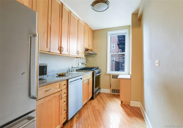 Photo 3 of House for sale at 5614 Netherland Ave #4E, Bronx, NY 10471 | MLS# 958174 | Listing updated on 2026-10-07