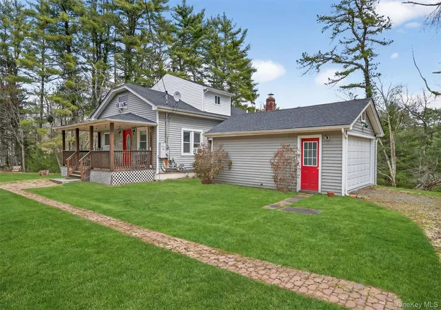Photo 5 of Single family home for sale at 86 Beaver Brk Rd, Narrowsburg, NY 12764 | MLS# 958290 | Listing updated on 2026-05-24
