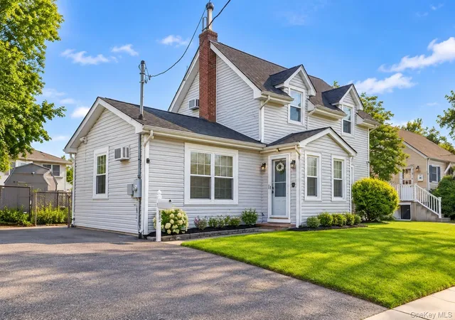 Single family home for sale at 131 E Alhambra Ave, Lindenhurst, NY 11757 | MLS# 958357