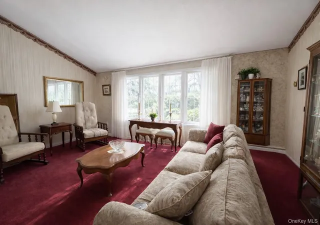 3rd image of 15 Palm St, Selden, NY 11784 | MLS# 958517