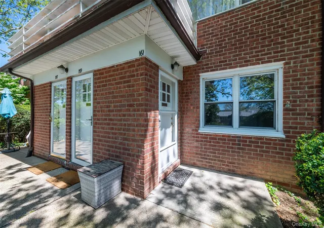 Homes for sale in Greenburgh, NY | 161 S Buckhout St #161, Greenburgh, NY 10533 | MLS# 958534