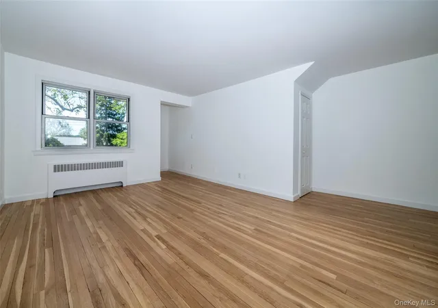 Homes for sale in Greenburgh, NY | 161 S Buckhout St #161, Greenburgh, NY 10533 | MLS# 958534