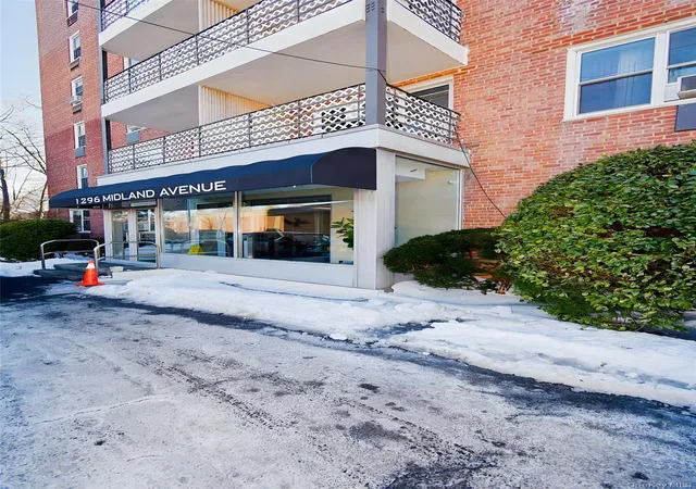 1st image of 1296 Midland Ave #5G, Yonkers, NY 10704 | MLS# 958593