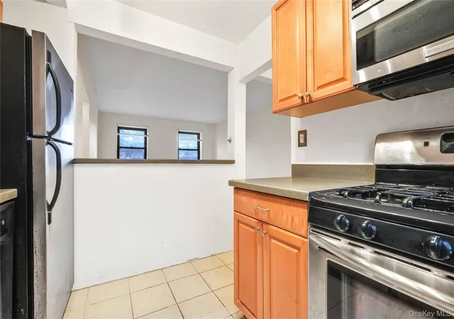 2nd image of 46-31 215Th Pl, Bayside, NY 11361