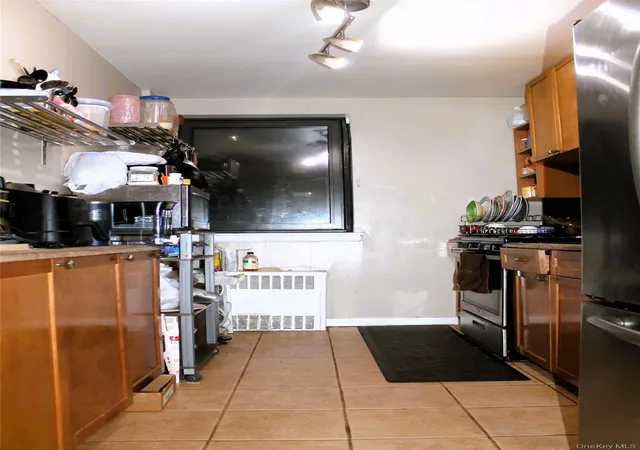 2nd image of 87-30 204Th St, Hollis, NY 11423