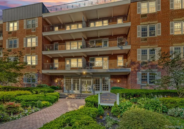 2nd image of 70 North Grove #1N, Hempstead, NY 11520 | MLS# 958712