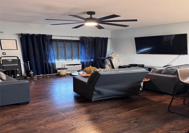 Photo 2 of Sale Pending at 171 Beach 96 St, Rockaway Beach, NY 11693 | MLS# 958732 | Listing updated on 2026-04-17