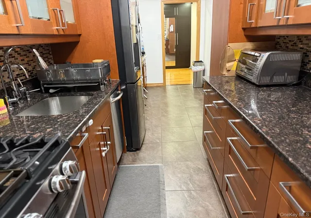 3rd image of 105-25 65Th Ave #5G, Forest Hills, NY 11375 | MLS# 958844