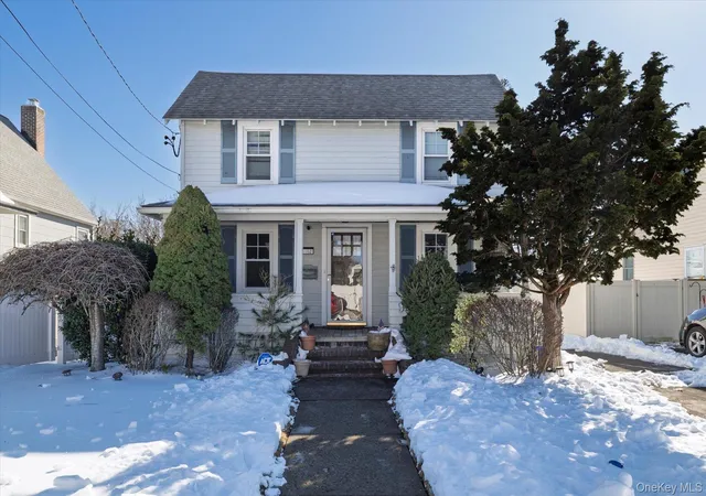 2nd image of 982 Adams St, Hempstead, NY 11510 | MLS# 958851