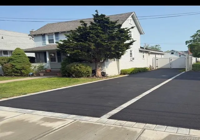 3rd image of 982 Adams St, Hempstead, NY 11510 | MLS# 958851