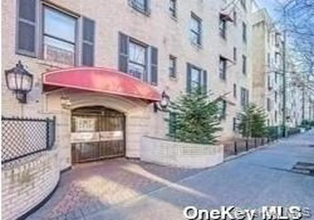 2nd image of 21 05 33 St #5F, Astoria, NY 11105 | MLS# 958889