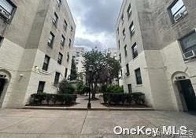 2nd image of 21-05 33Rd St, Astoria, NY 11105
