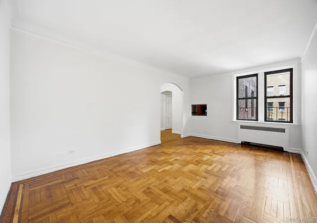 3rd image of 4755 39Th Pl #3H, New York, NY 11104 | MLS# 958925