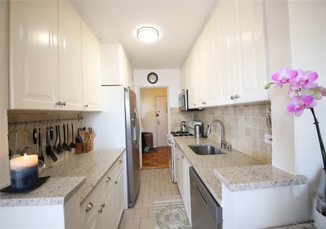 5th image of 5550 Fieldston Rd #3DD, Bronx, NY 10471 | MLS# 959160