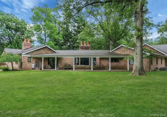 Photo 3 of Sale Pending at 9 Chicken Valley Rd, Glen Head, NY 11545 | MLS# 959191 | Listing updated on 2026-05-20