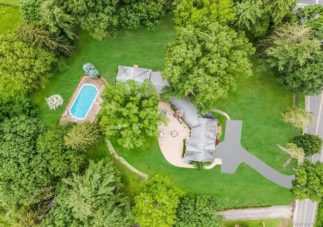 Photo 3 of Sale Pending at 9 Chicken Valley Rd, Glen Head, NY 11545 | MLS# 959191 | Listing updated on 2026-05-20