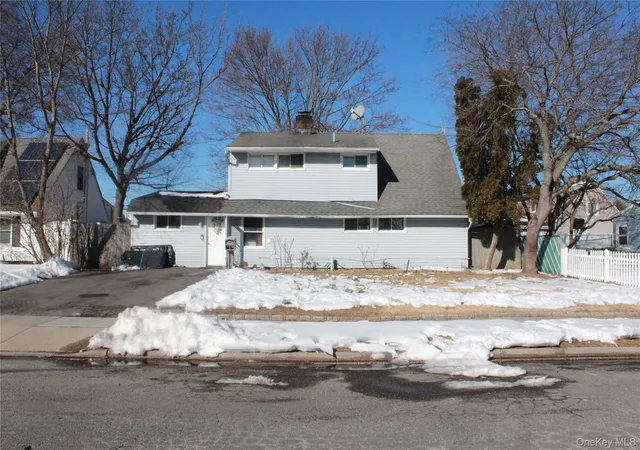 1st image of 118 Bucket Ln, Hempstead, NY 11756 | MLS# 959227