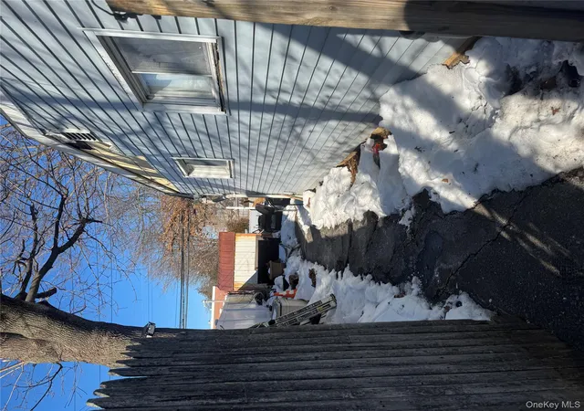 3rd image of 118 Bucket Ln, Hempstead, NY 11756 | MLS# 959227