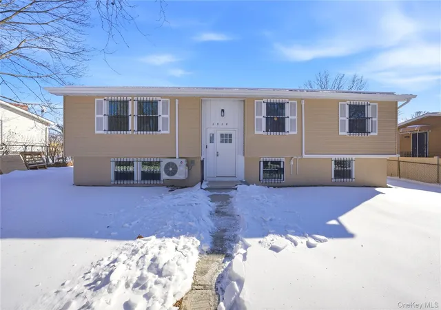 Photo 3 of Sale Pending at 1510 Crotona Park E, Bronx, NY 10460 | MLS# 959257 | Listing updated on 2026-06-10