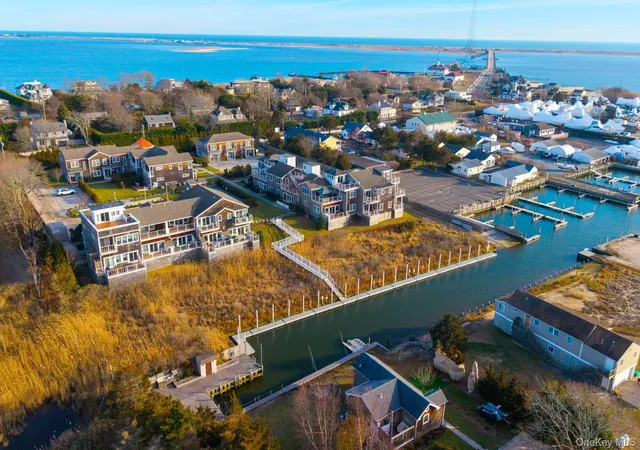 Homes for sale in Southampton, NY | 68 Foster Ave #13, Southampton, NY 11946 | MLS# 959266