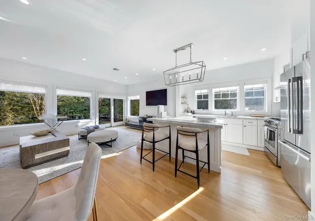 Homes for sale in Southampton, NY | 68 Foster Ave #13, Southampton, NY 11946 | MLS# 959266