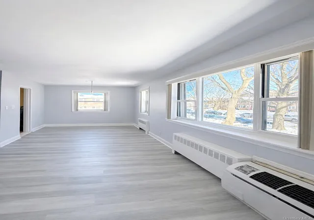 Photo 4 of House for sale at 6758 152 Street #B, Flushing, NY 11367 | MLS# 959267 | Listing updated on 2026-08-29