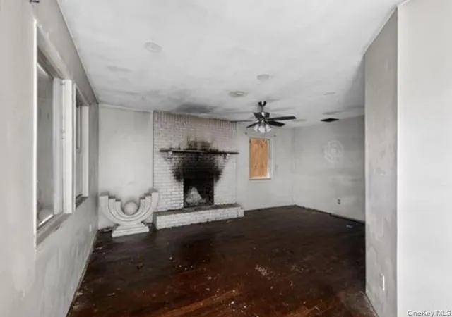 4th image of 50 Astor Dr, Shirley, NY 11967 | MLS# 959276
